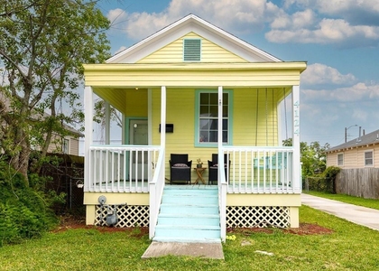 4124 Avenue M 1/2 - Photo 1
