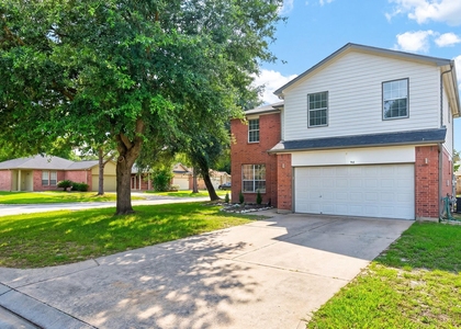 918 Ivycroft Lane - Photo 1