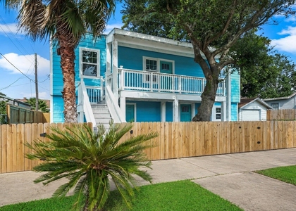 2222 44th Street - Photo 1