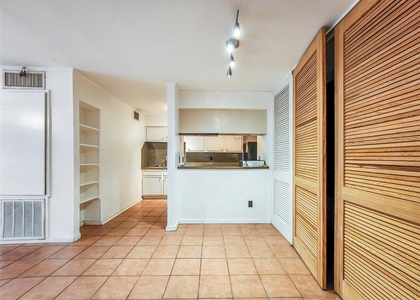 3131 Cummins Street - Photo 1