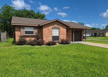 10915 Roandale Drive - Photo 1