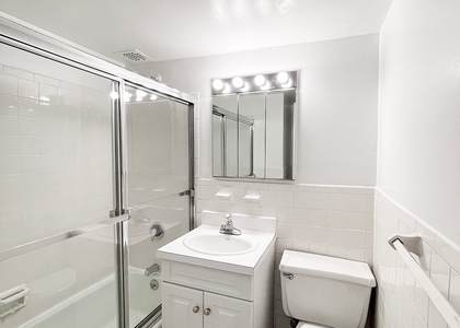 York Avenue - Photo 1
