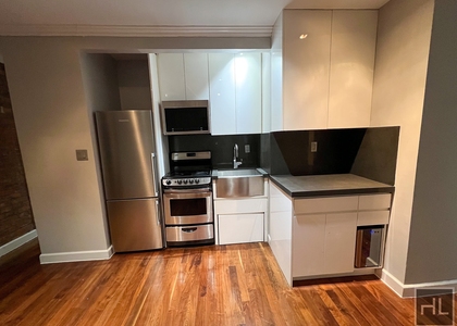 2 Avenue - Photo 1
