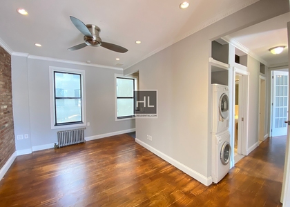 E 100th St - Photo 1