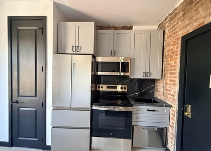 2nd Avenue - Photo 1