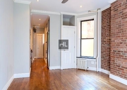 Mott Street - Photo 1