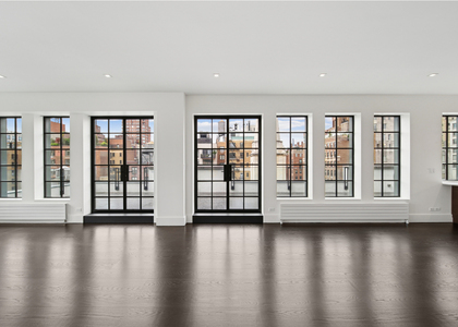 Penthouse living on the Upper  - Photo 1
