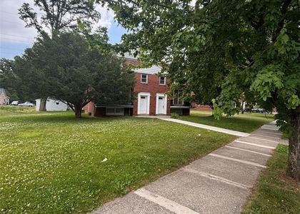 1906 Livingston - Photo 1