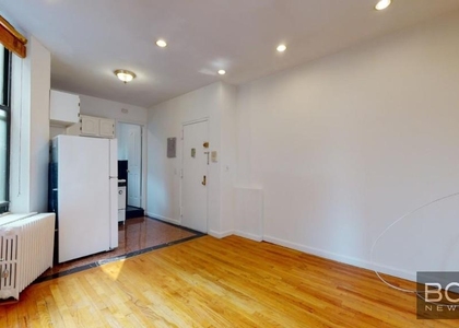 East 10th Street - Photo 1