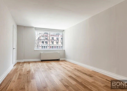Sixth Avenue - Photo 1