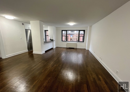 East 56 Street - Photo 1