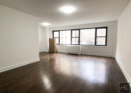 East 56 Street - Photo 1