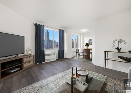 2nd Ave - Photo 1