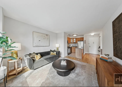 6th Avenue - Photo 1