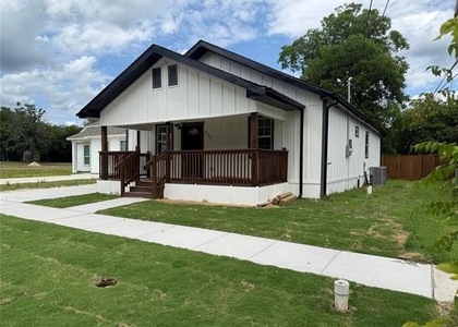 2209 Wellington Street - Photo 1