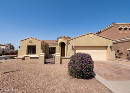 606 W Beautiful Lane - Photo 1