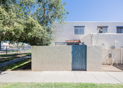 5214 N 42nd Parkway - Photo 1
