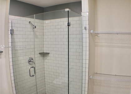 719 Sw 7th Street - Photo 1