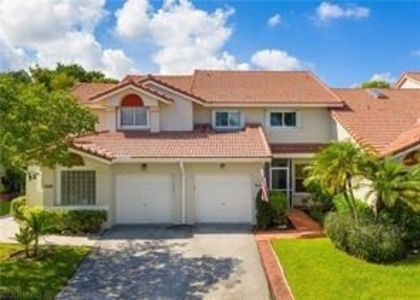 7610 Pinewalk Drive S - Photo 1