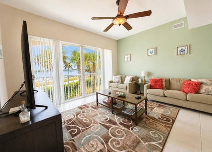 35 Harbour Isle Drive W - Photo 1