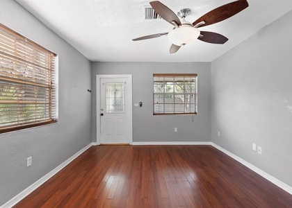 821 Sw 4th Street - Photo 1