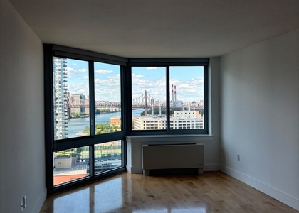 Center Boulevard - Photo 1