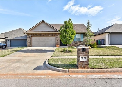 7229 146th Street - Photo 1