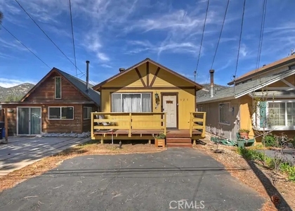 325 W Fairway Boulevard - Photo 1