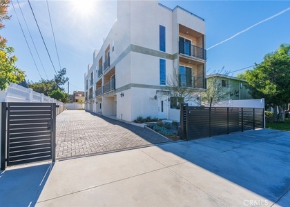 714 N Chestnut Avenue - Photo 1
