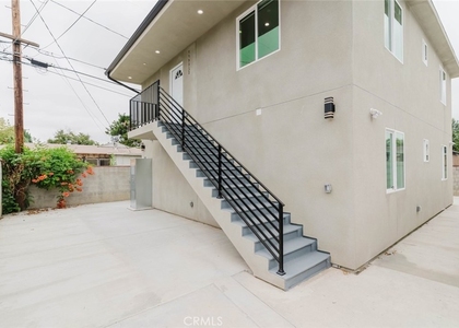7732 Etiwanda - Photo 1