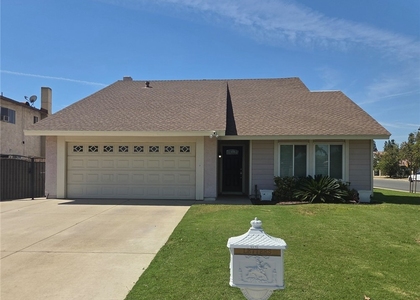 2632 S Augusta Avenue - Photo 1