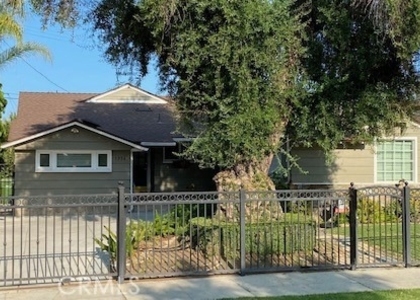 5356 Yolanda Avenue - Photo 1