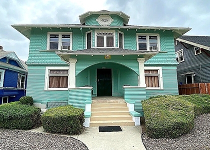 2707 S La Salle Ave - Photo 1