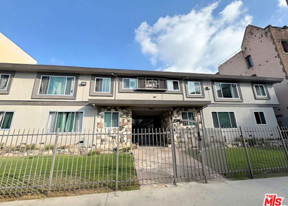 228 S Mariposa Avenue - Photo 1
