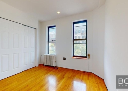 1st Ave - Photo 1
