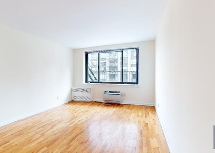 York Avenue - Photo 1