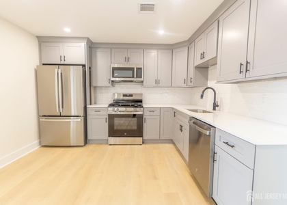 450 Packer Place - Photo 1