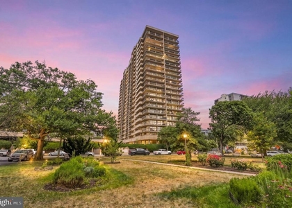 400 Madison Street - Photo 1