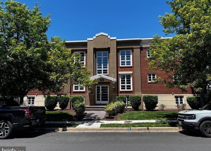 1219 Oronoco Street - Photo 1