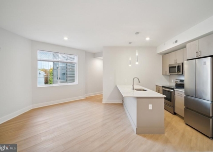 646 N 32nd Street - Photo 1