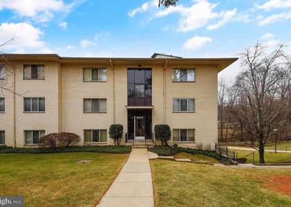 10444 Rockville Pike - Photo 1