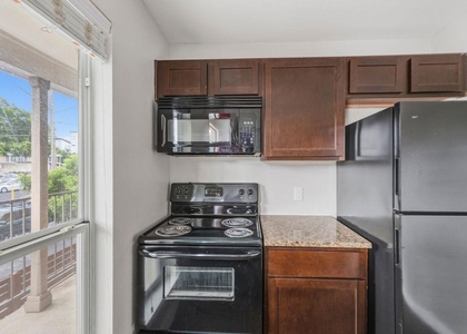2512 Durwood St - Photo 1