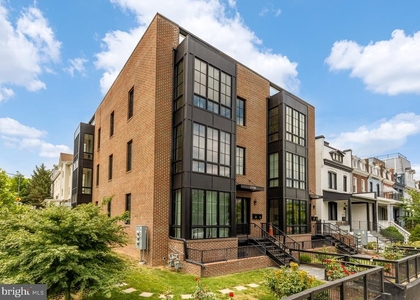 2100 4th Street Ne - Photo 1