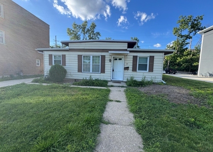 28 W Willow Street - Photo 1