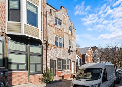 2152 W 21st Street - Photo 1