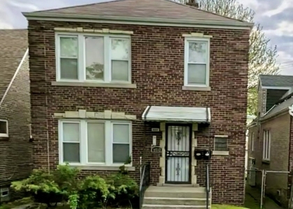 8532 S Yates Boulevard - Photo 1