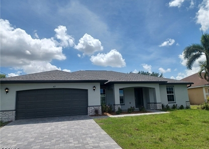 417 Sw 26th Avenue - Photo 1