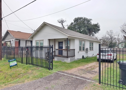 1217 Campbell Street - Photo 1