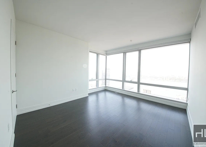 10th Avenue - Photo 1