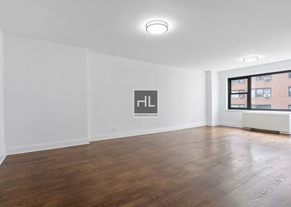 East 56 Street - Photo 1